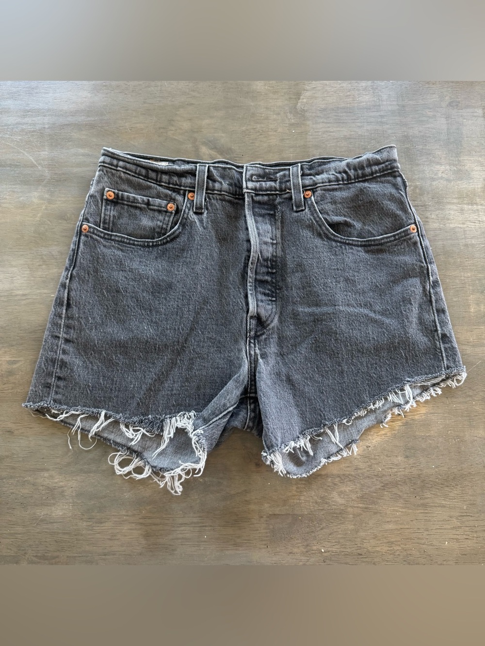 Levi’s Premium Cut-Off Denim Shorts – W30 / L28 – Vintage Black